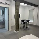Apartamento 4 A 10 Min Caminando De La Estacion De Bus Y Tren Maria Zambrano
